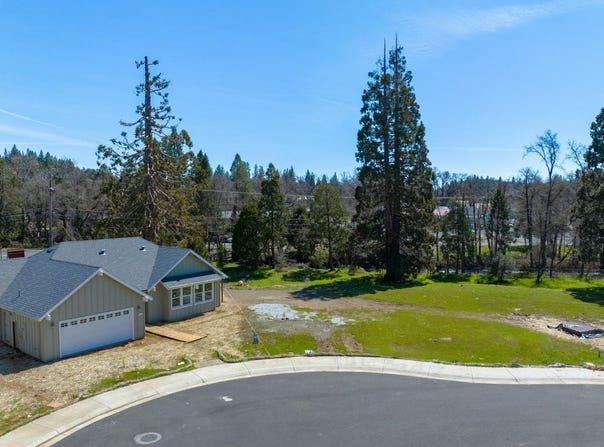 128 Creekside Ct., Murphys, CA 95247