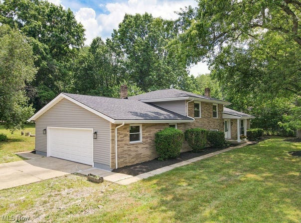 528 Fernwood Avenue, Tallmadge, OH 44278