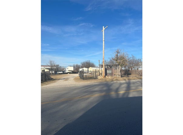 106 Broadway Avenue, Newcastle, TX 76372