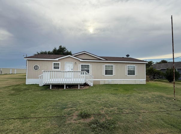 1046 S FARLEY Street, Pampa, TX 79065-6823