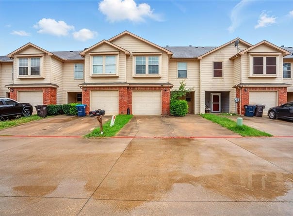 3913 Fernando Drive, Fort Worth, TX 76040