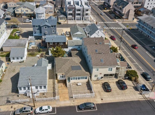 208 Carteret Avenue, Seaside Heights, NJ 08751