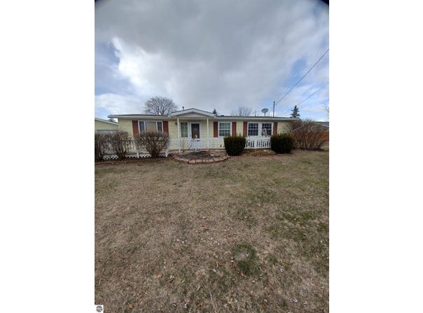 10156 Virginia Street, Oscoda, MI 48750