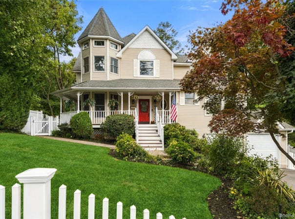 7 Platt Place, Huntington, NY 11743
