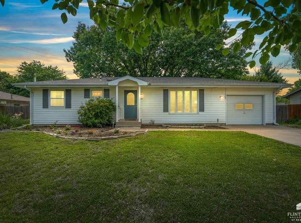 1917 Morning Glory Drive, Manhattan, KS 66502