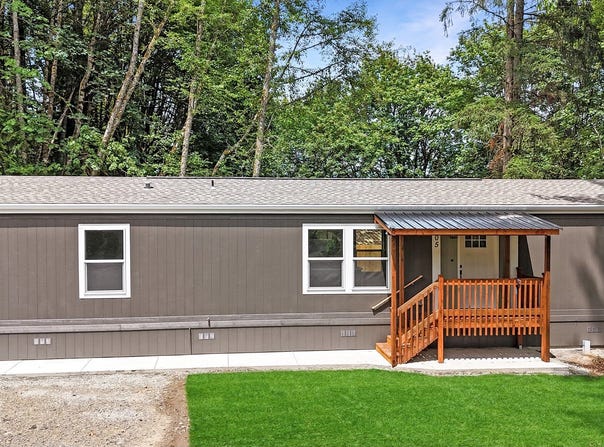 205 CAMELOT DR, Castle Rock, WA 98611