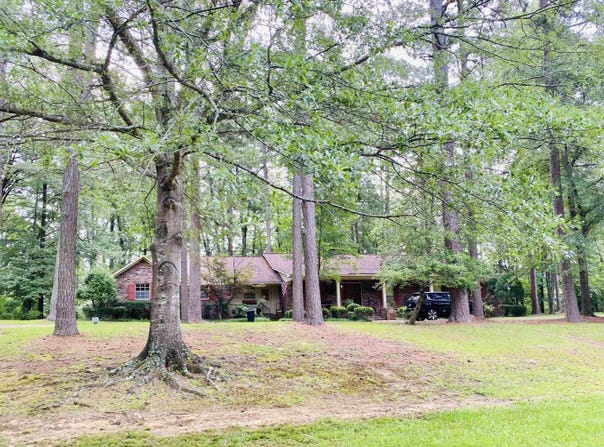 125 Emerson Place, Camden, AR 71701