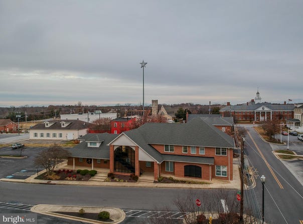 200 HOWARD Street, LA PLATA, MD 20646