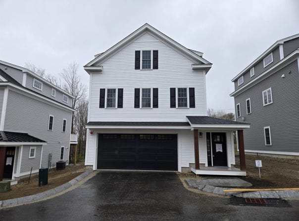 27 Eden Lane, Portsmouth, NH 03801