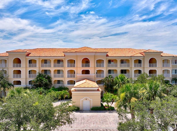 22 Harbour Isle Drive W, Fort Pierce, FL 34949