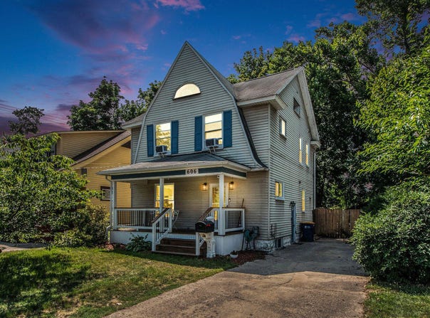 606 N Park Street NE, Grand Rapids, MI 49525