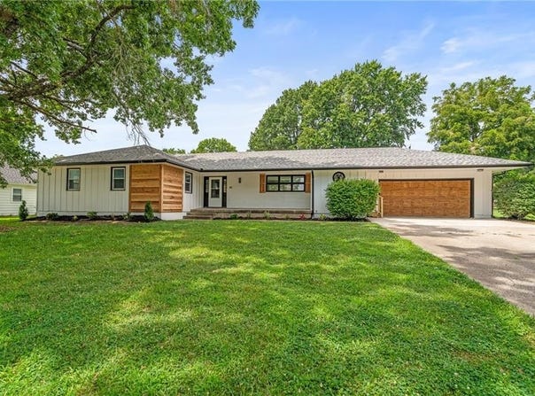105 Michael Drive, Clinton, MO 64735