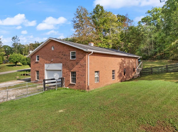 1429 Brush Creek Road, Clay City, KY 40312