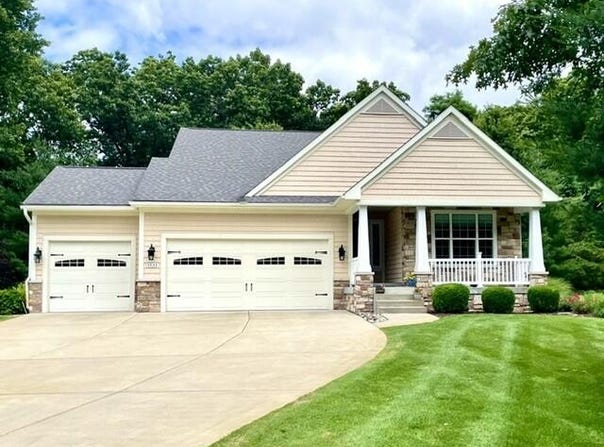 5533 S Red Pine Circle, Kalamazoo, MI 49009
