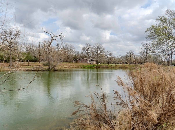 7519 Silvermine Rd, Harwood, TX 78632