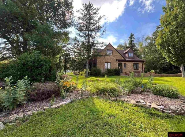 1306 N Washington Ave, St. Peter, MN 56082