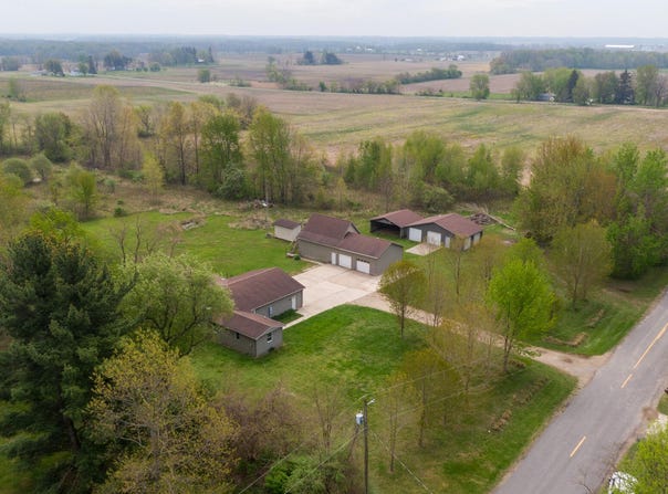 15105 Carpenter Road, Three Oaks, MI 49128