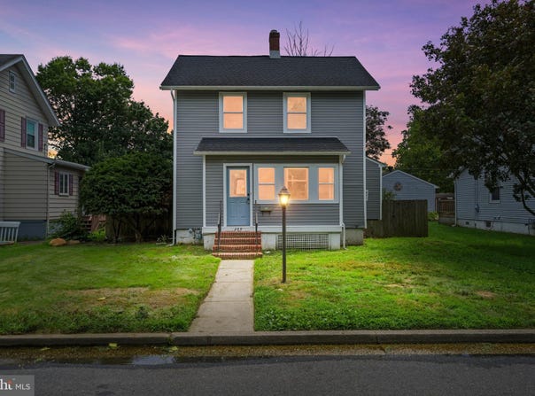 289 E ST, CARNEYS POINT, NJ 08069
