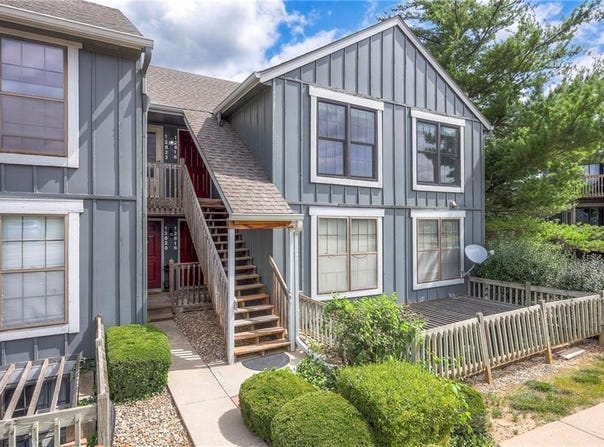 12818 W 110th Terrace, Overland Park, KS 66210
