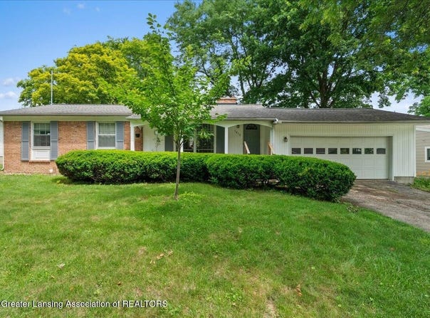 1613 Parkvale Avenue, East Lansing, MI 48823