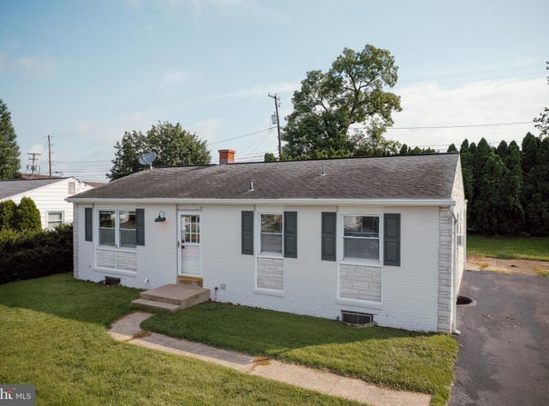 1677 GLENN ROAD, LANCASTER, PA 17601