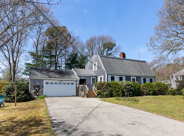 39 Bennets Neck Drive, Pocasset, MA 02559