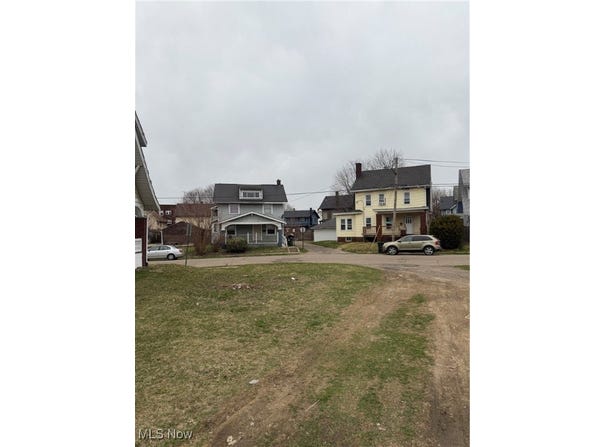 1220 Dougherty Place NW, Canton, OH 44703