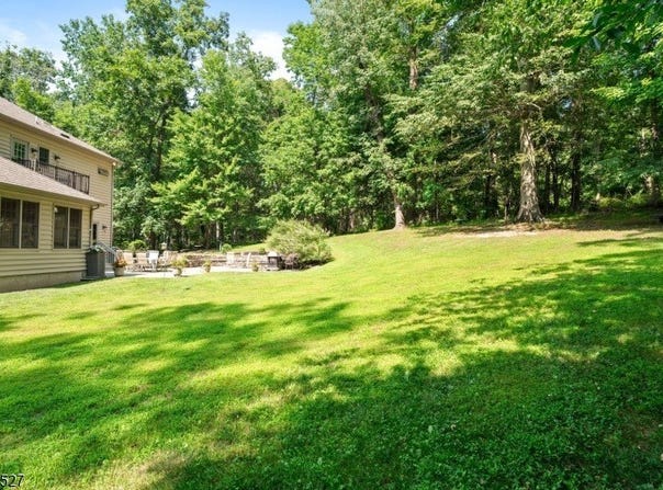 12 Mountain View Ct, Ewing Twp., NJ 08628-1846