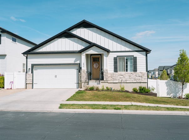 4479 E PINE HOLLOW Dr, Eagle Mountain, UT 84005