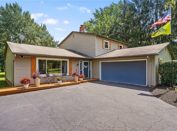 10085 Hickory Ridge Drive, Brecksville, OH 44141