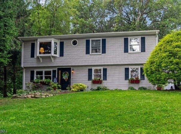 29 Cypress Dr, Denville Twp., NJ 07834-1709