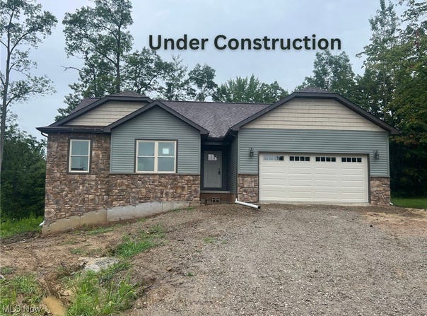 5960 Perry Hills Drive SW, Canton, OH 44706