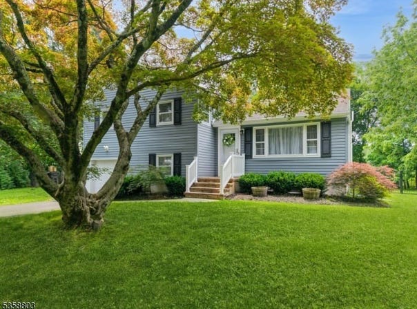 457 Valley Rd, Long Hill Twp., NJ 07933