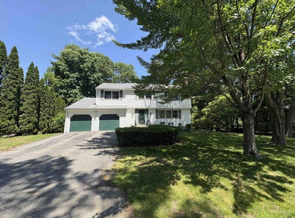 35 Woodland Drive, Nashua, NH 03063