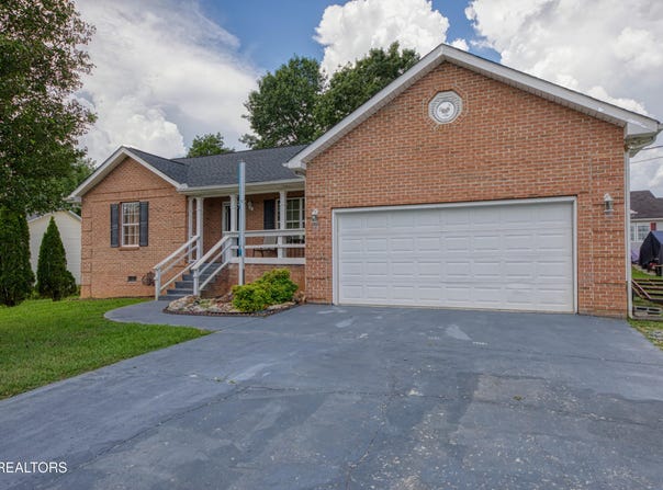 157 Acorn Drive, Corryton, TN 37721
