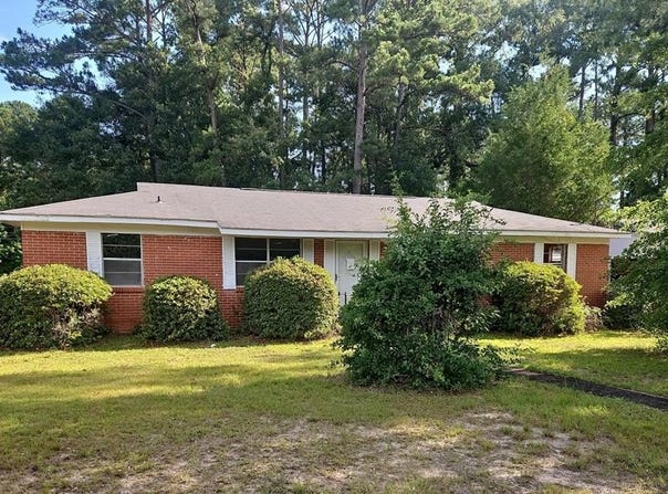 130 Young America Dr, Dothan, AL 36303