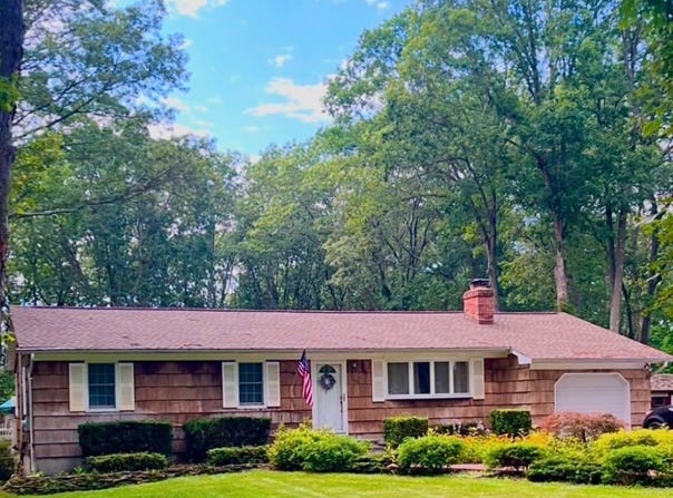 384 Miller Place Road., Miller Place, NY 11764