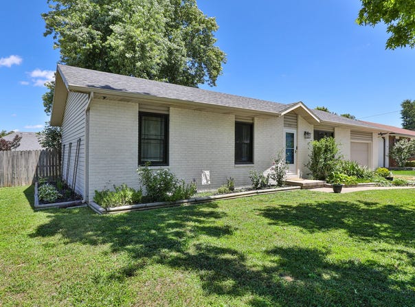 605 E Dyann Drive, Nixa, MO 65714