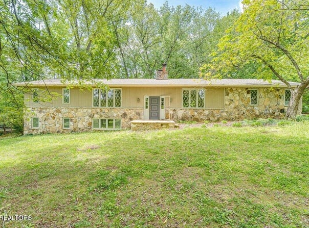 8305 Sharp Rd, Powell, TN 37849
