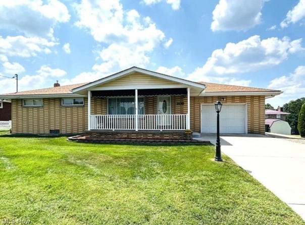 208 Alexander Avenue, Follansbee, WV 26037