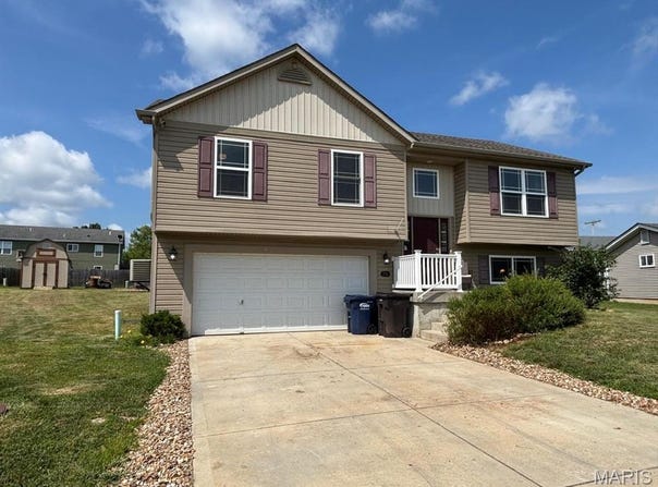 219 Rivers Edge Drive, Moscow Mills, MO 63362