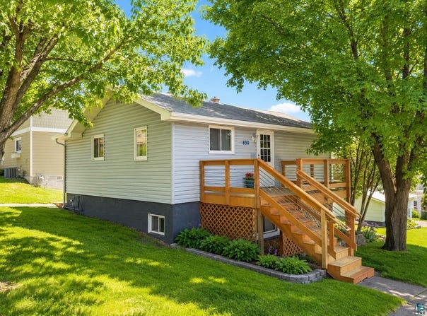 830 N 1st Ave E, Duluth, MN 55805