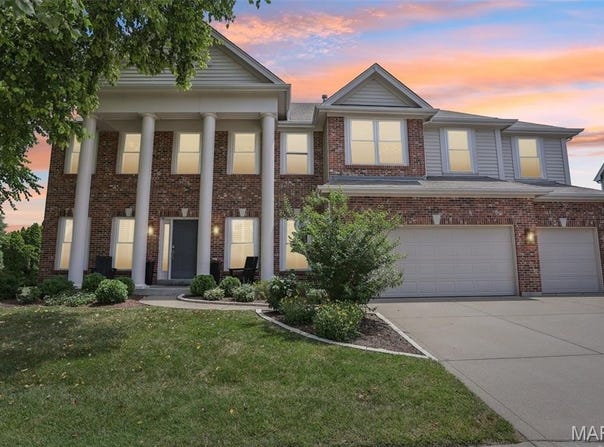 16745 Benton Taylor Drive, Chesterfield, MO 63005