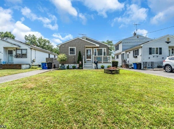 85 Catherine St, South Bound Brook Boro, NJ 08880-1314