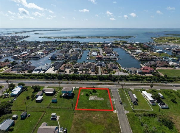 260 E Deberry Avenue lot: B, Aransas Pass, TX 78336