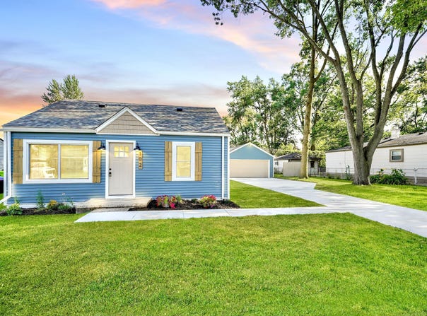 102 E Dallas Avenue, Madison Heights, MI 48071