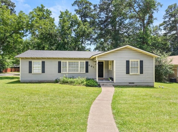 801 Park St, Gilmer, TX 75644-2231