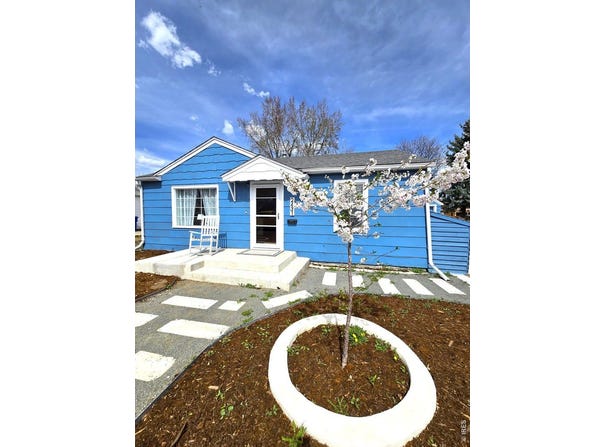 2431 Mountain View Dr, Loveland, CO 80538