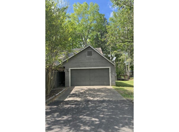 40 Timber Drive, Columbus, MS 39705