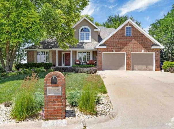 3825 Kates Court, Manhattan, KS 66503